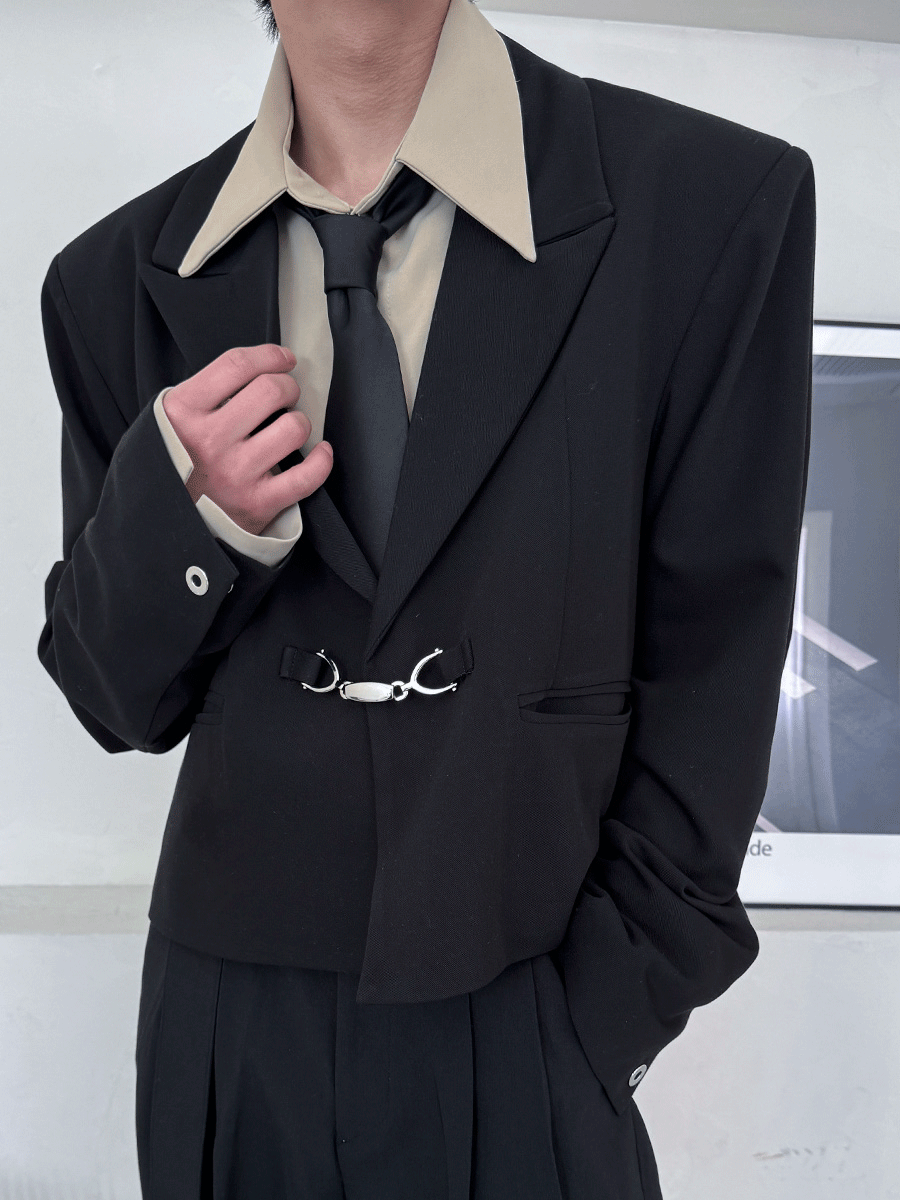 銀色吊墜短款西裝外套