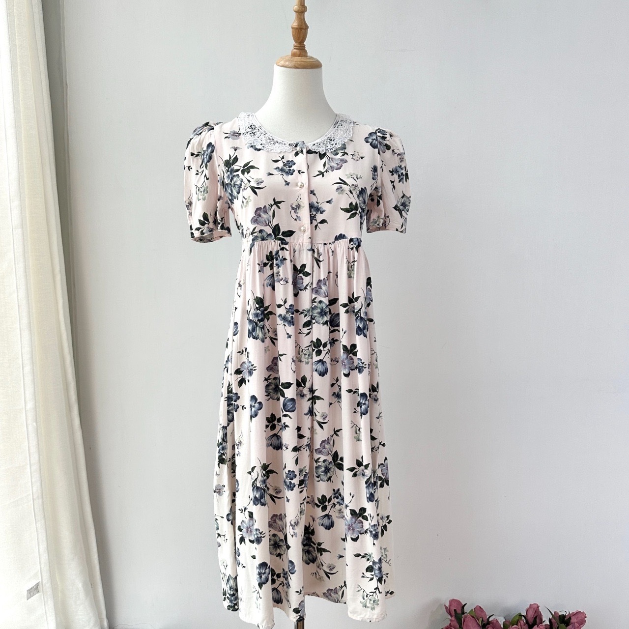 淡粉色喱士領大花高腰連身裙