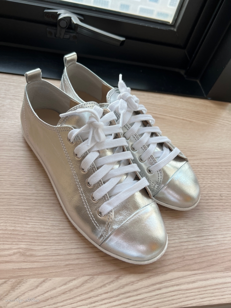 正韓好實搭真皮平底休閒鞋 (銀)