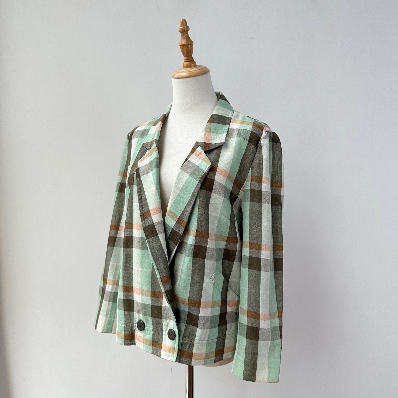 薄荷綠色麻質感薄身格紋外套