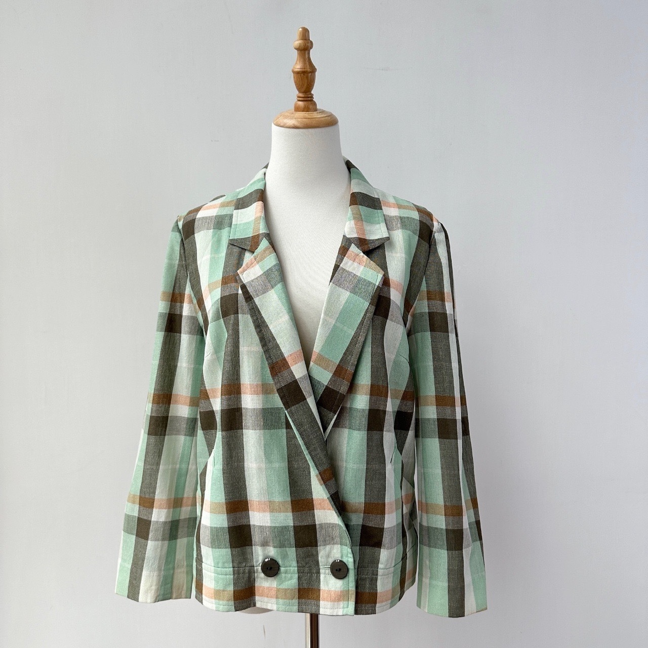 薄荷綠色麻質感薄身格紋外套