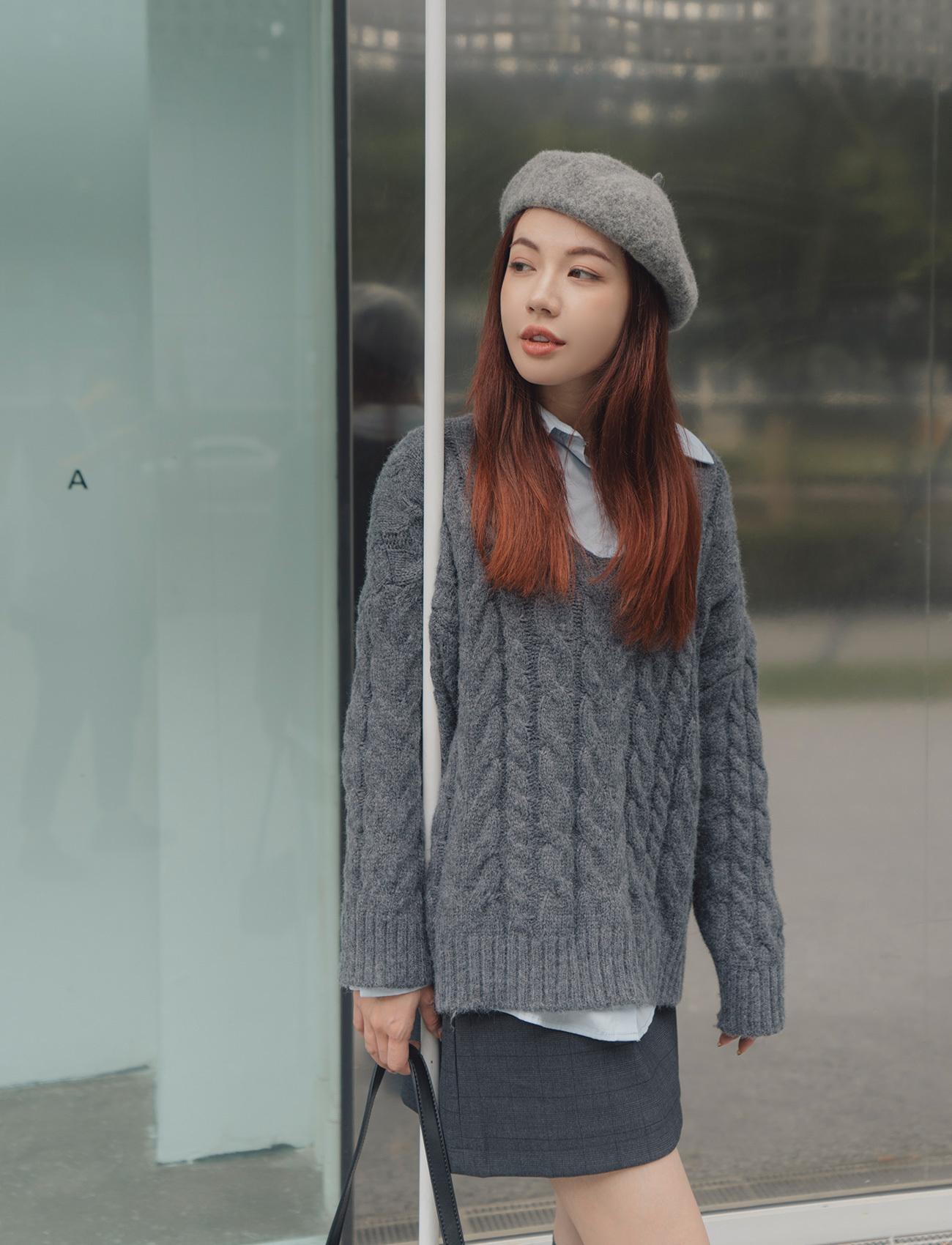 微V領麻花針織上衣