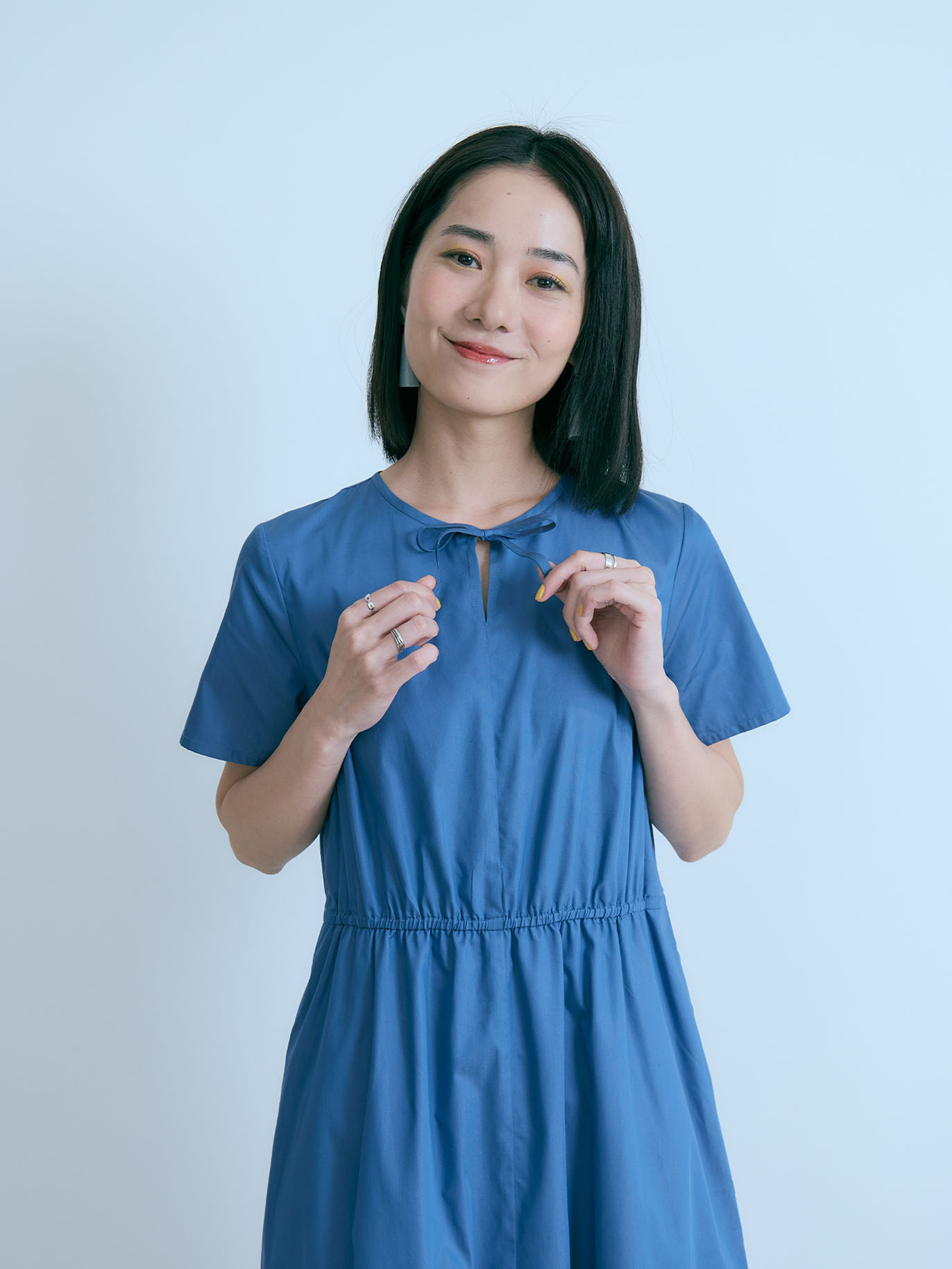 午後漫聊收腰短袖洋裝-週末電影