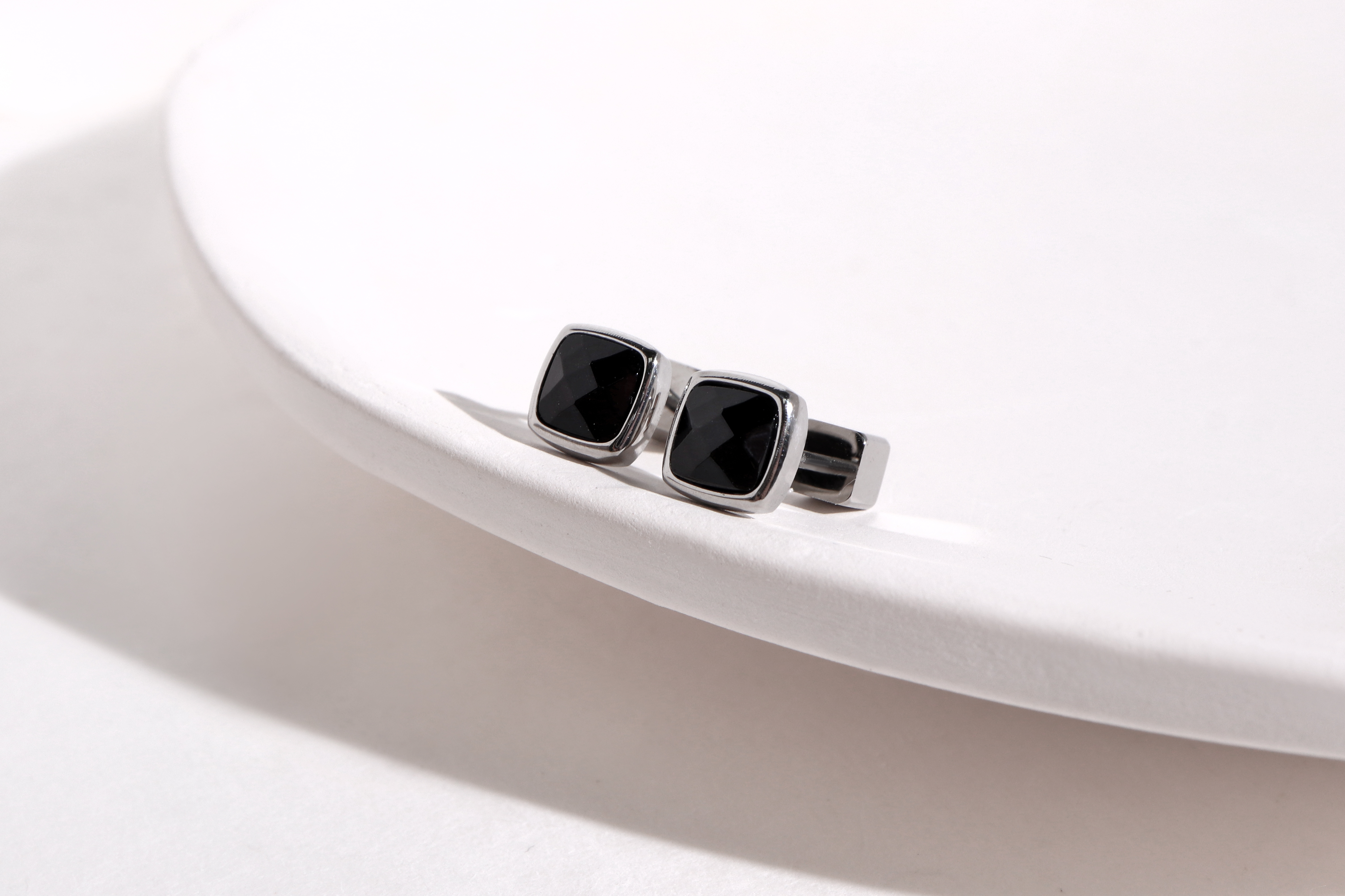 極簡方形黑瑪瑙耳環​​｜Miestilo Jewelry設計師輕珠寶品牌｜舒飾質感每一刻