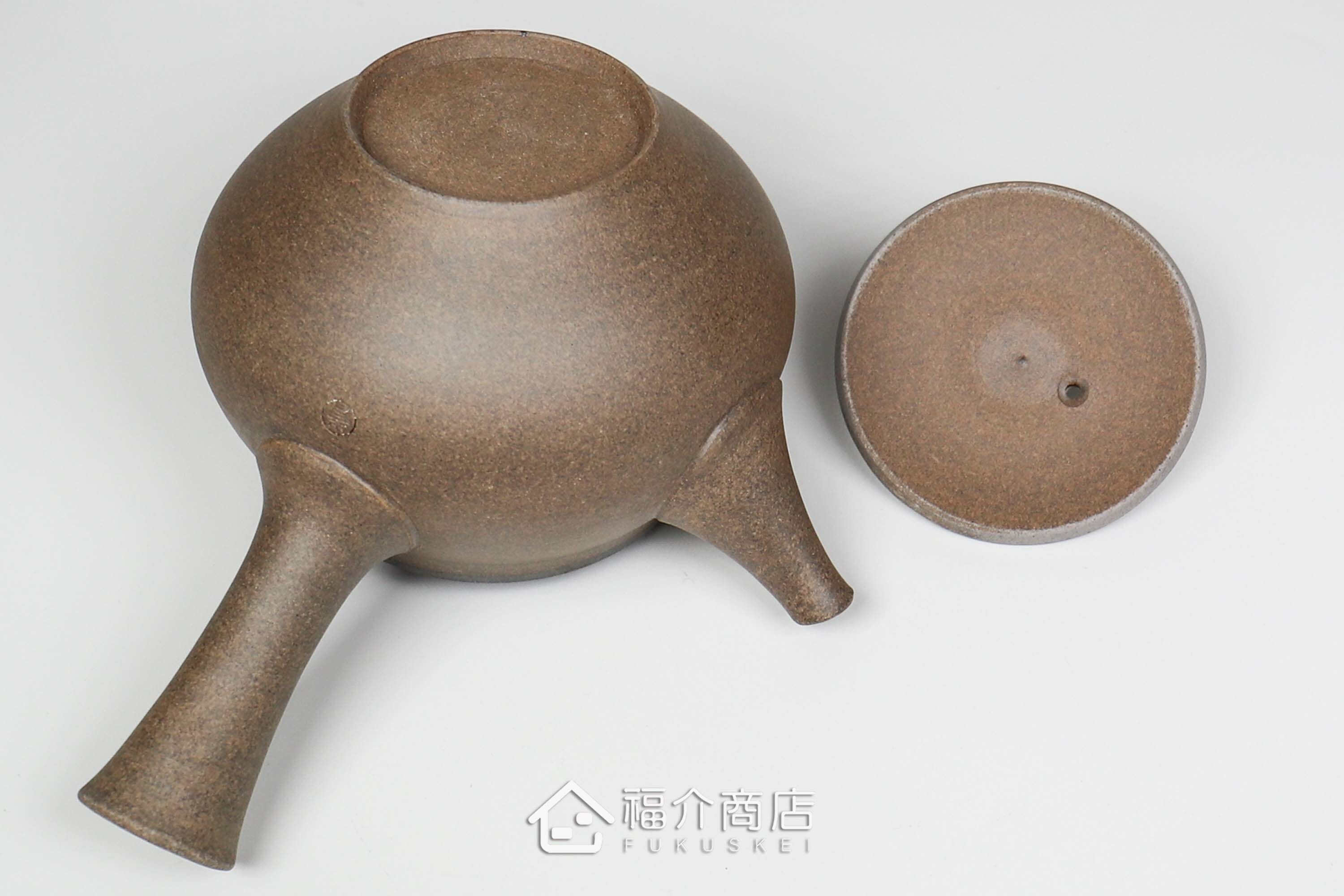 泡茶用的日本陶瓷茶壺