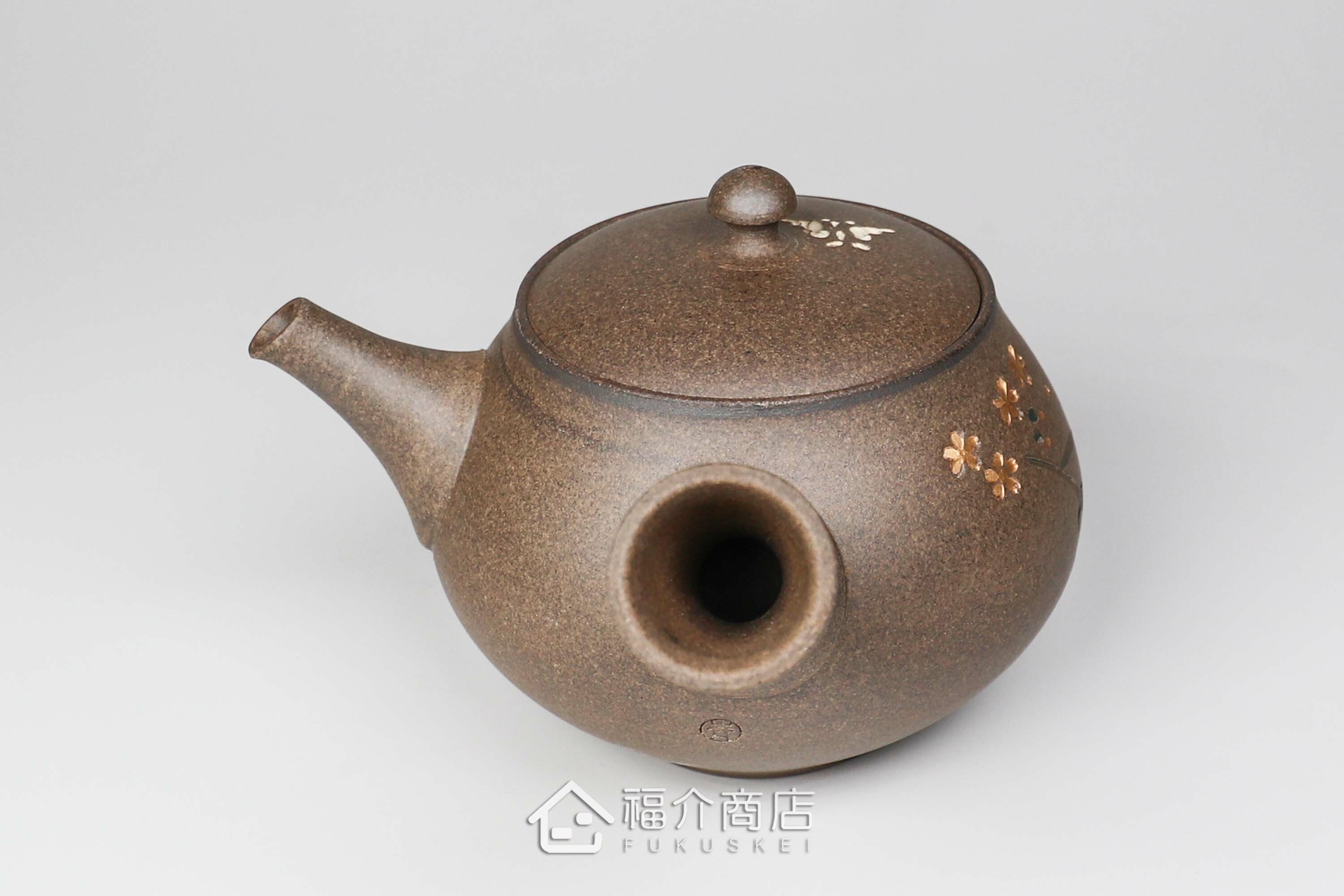 泡茶用的日本陶瓷茶壺