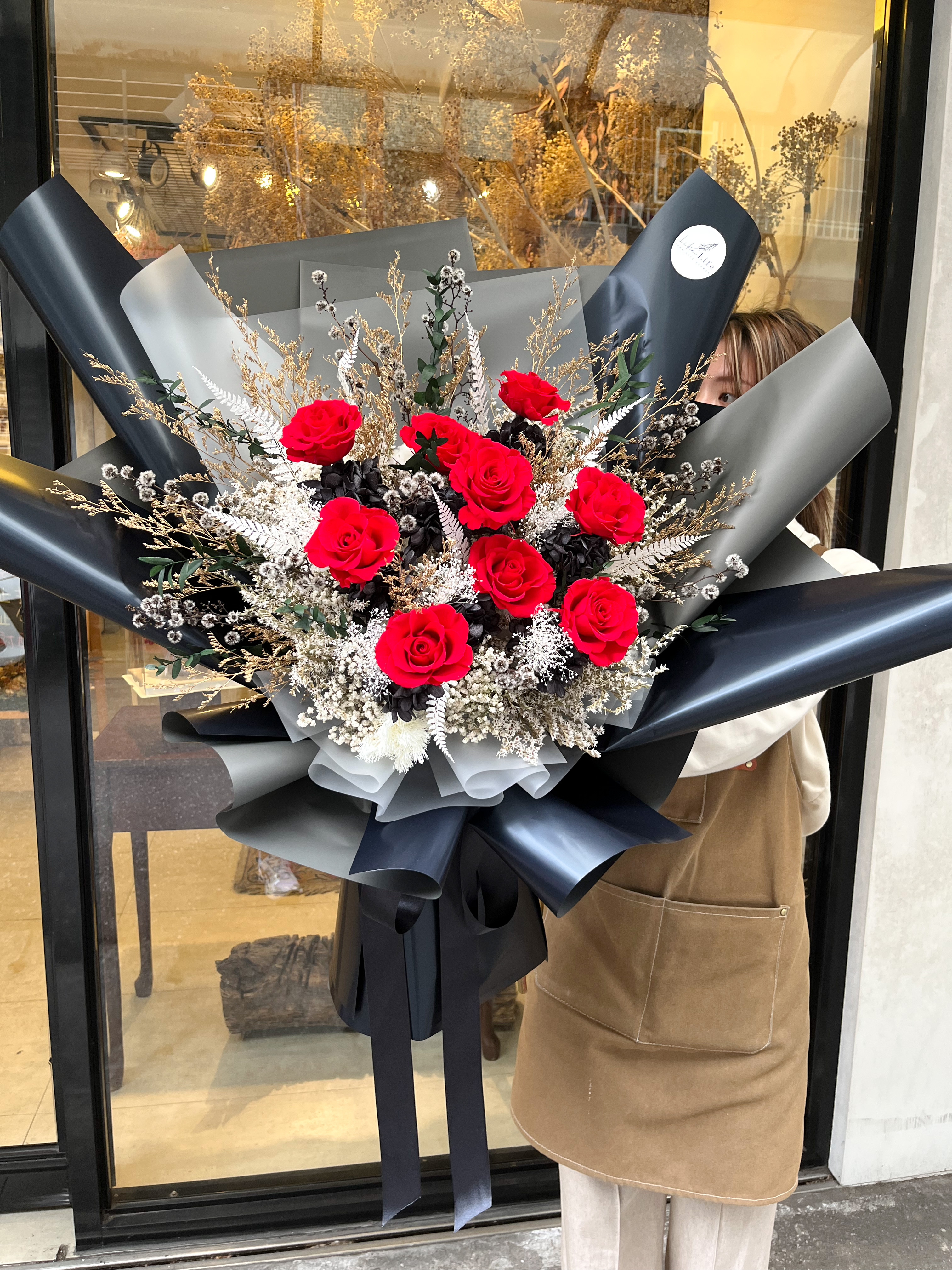 黑紅色永生花束,台北代客送花推薦,台北花店推薦,永生花送花,代客送花服務台北