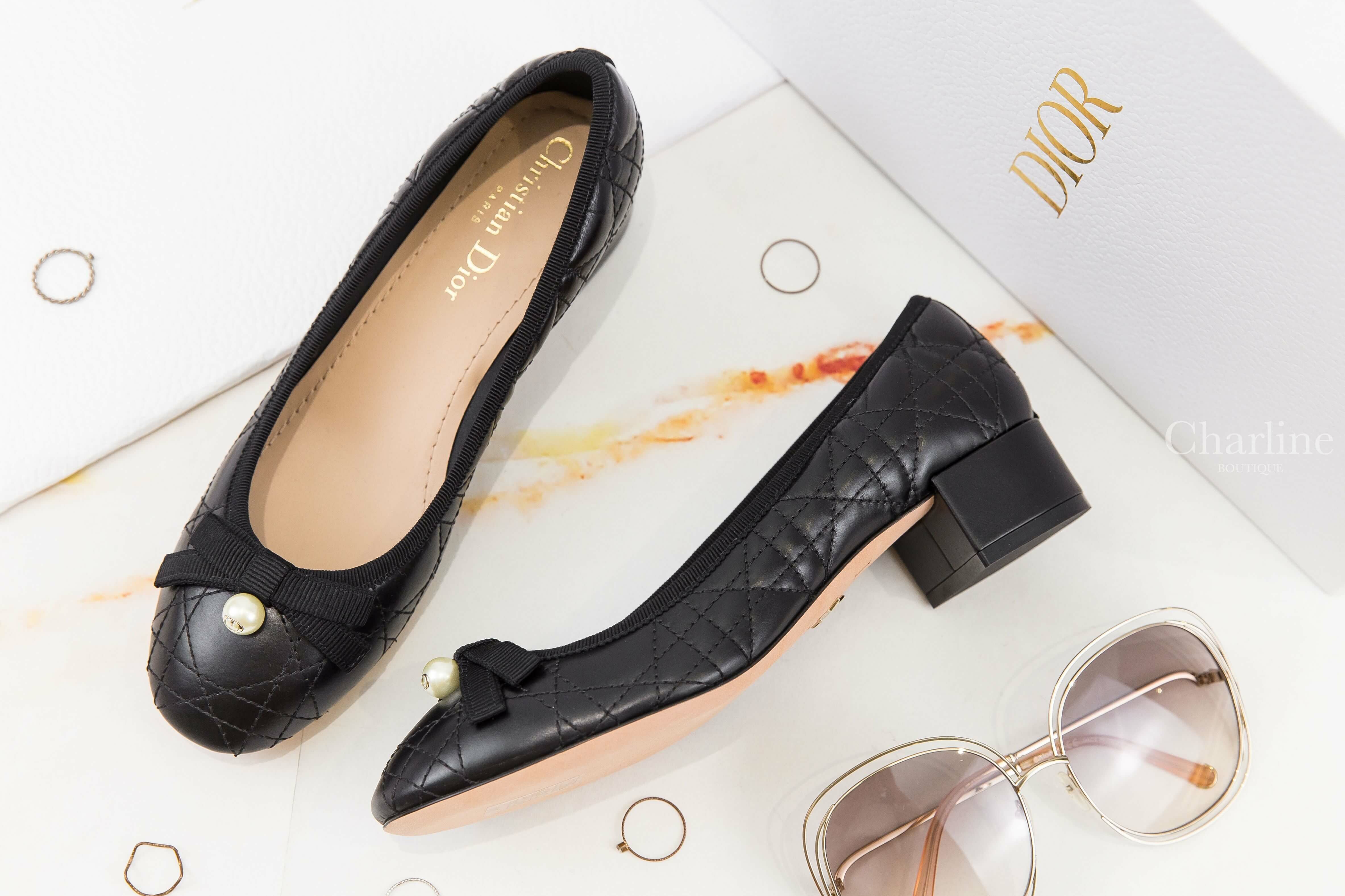 Dior Dior Ballet Pump 黑色小牛皮藤格紋蝴蝶結金CD珍珠粗跟芭蕾舞鞋-Charline Boutique 精品代購