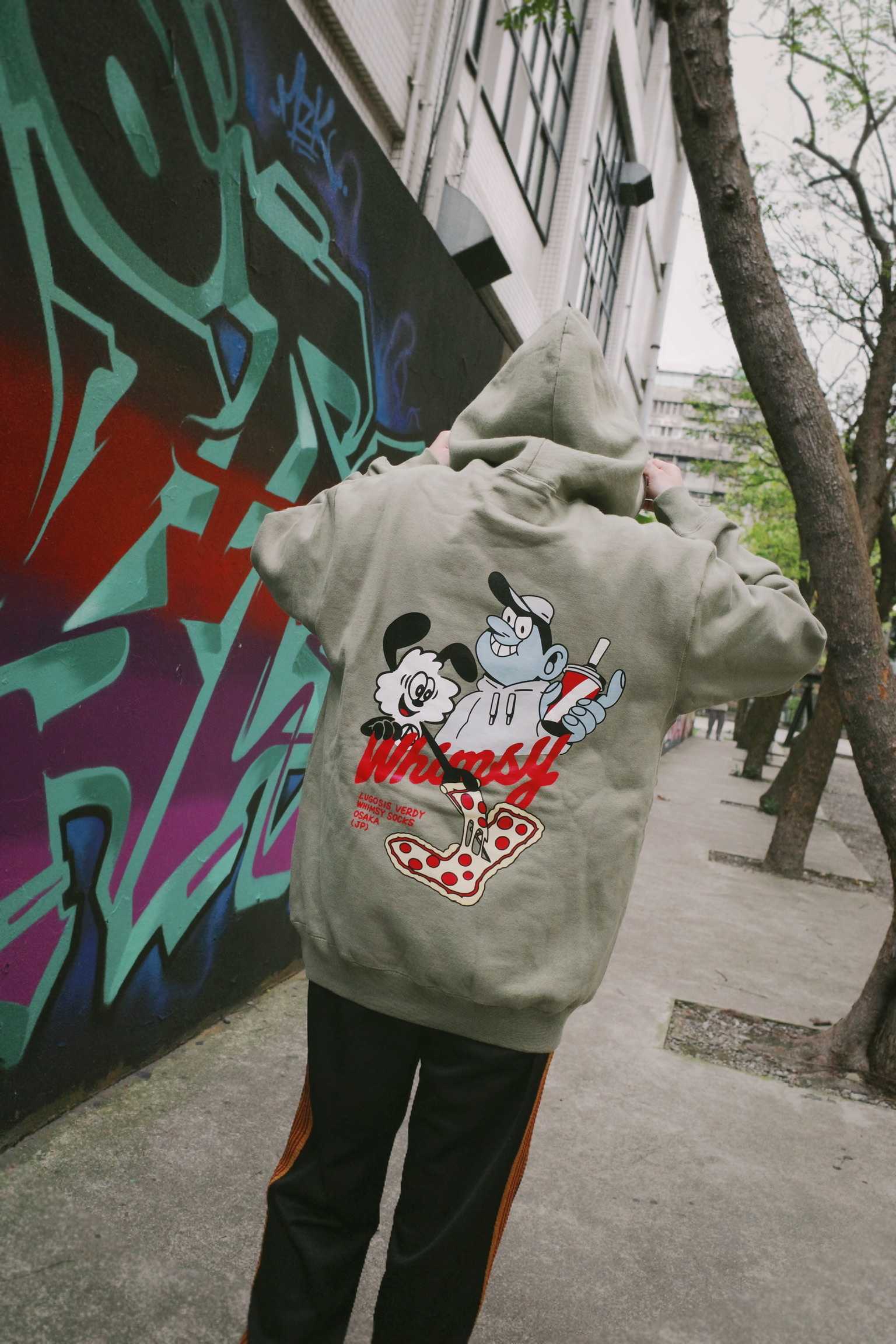 台北店限量專區㊙VERDY x LUGOSIS x WHIMSY 』 聯名款PIZZA HOODIE 鐵灰/黑