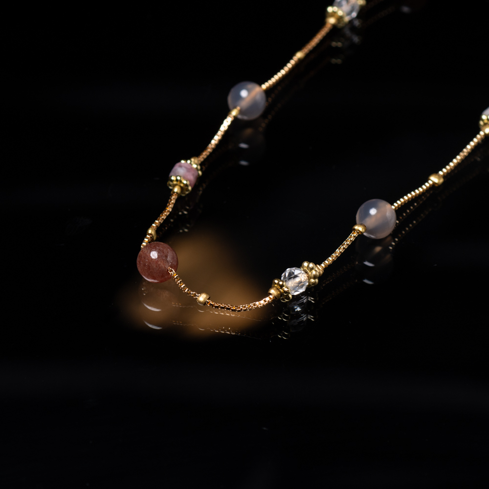 透明系女孩｜草莓晶灰玉髓黃銅項鍊 N0028