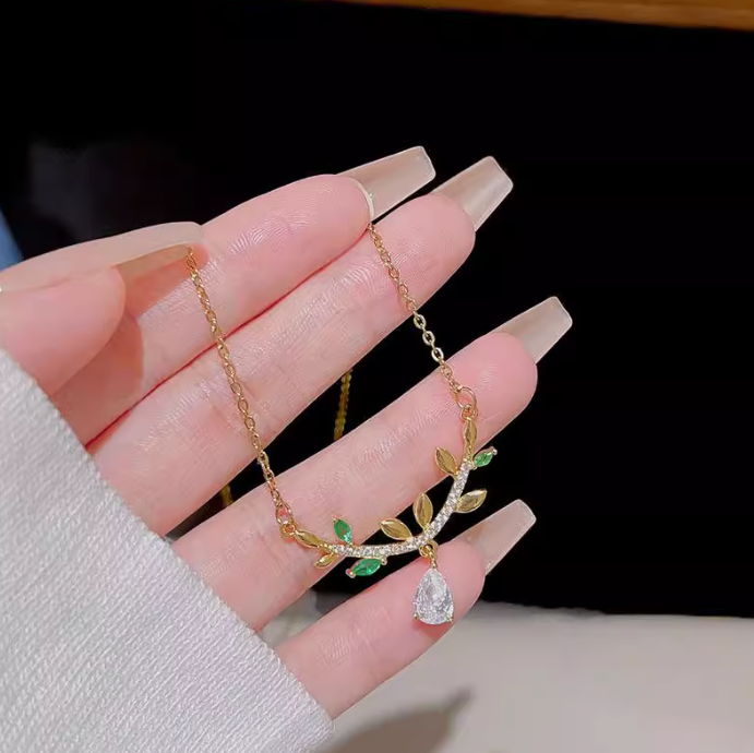 Mori Antler Emerald Dainty Necklace