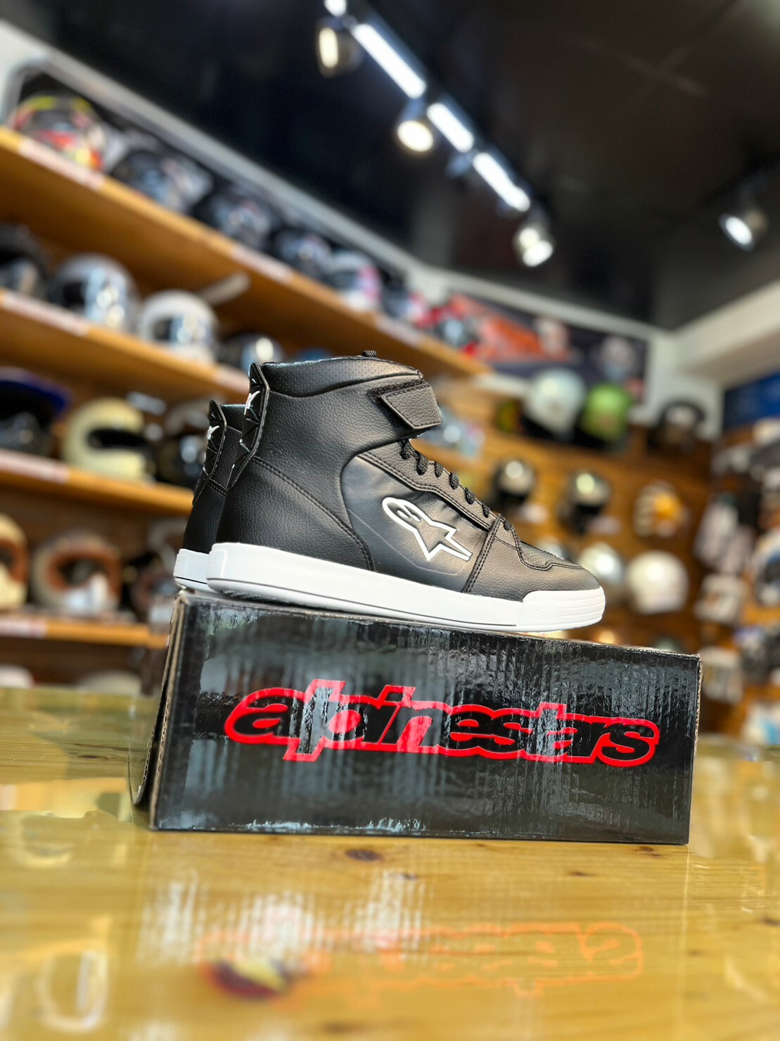 ALPINESTARS AXIOM SHOE BLACK WHITE 黑白 休閒靴