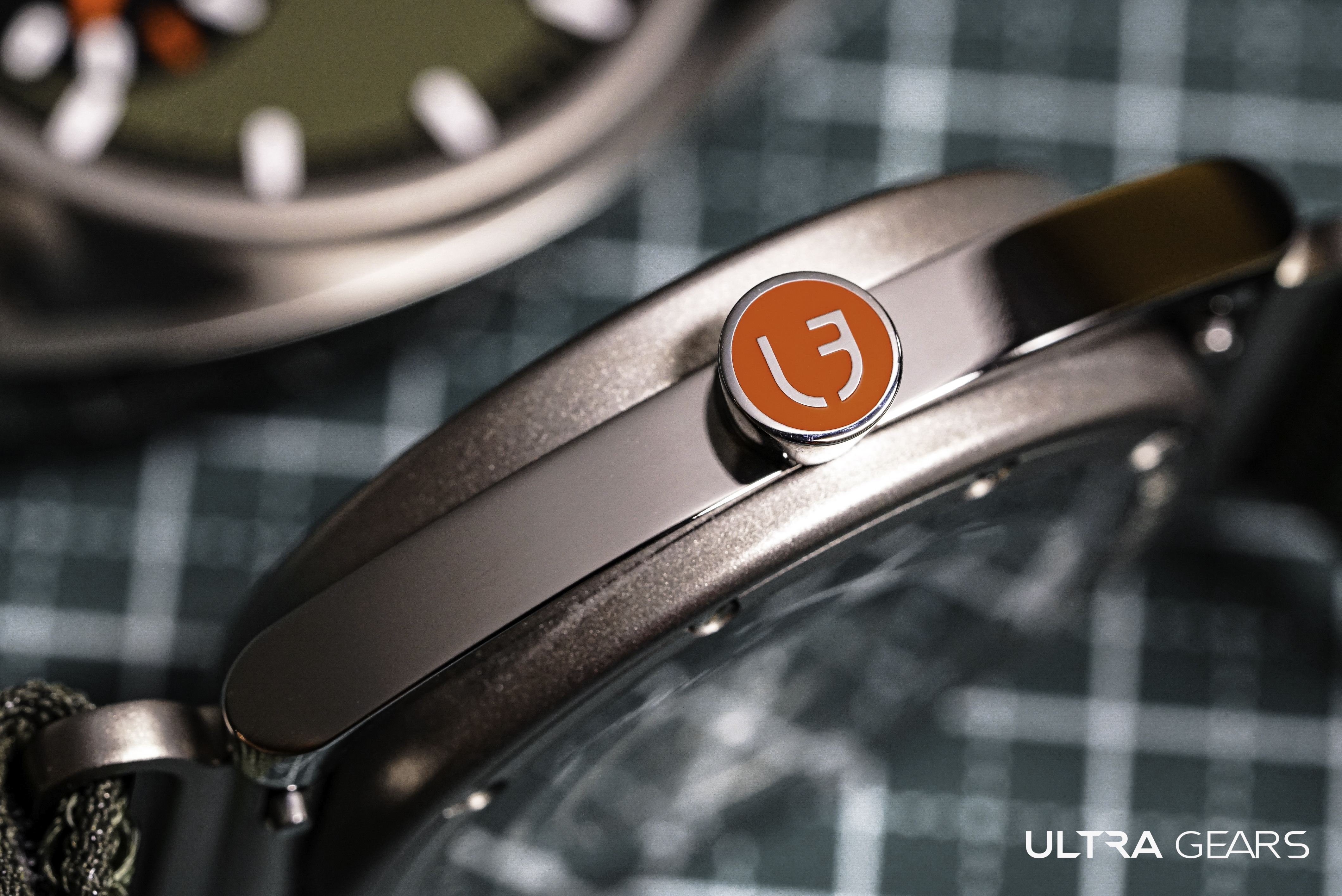 聯名款 Collaboration｜La Semaine Louis Erard x Alain Silberstein Khaki日期星期腕錶