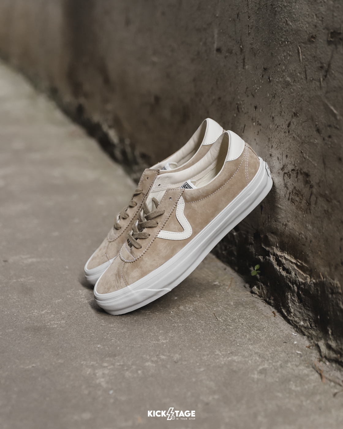 <特價商品，不退換>VANS SPORT 73 PIG SUEDE 沙色 駝色 經典 麂皮 復古 休閒 板鞋【VN000CQBOLV】