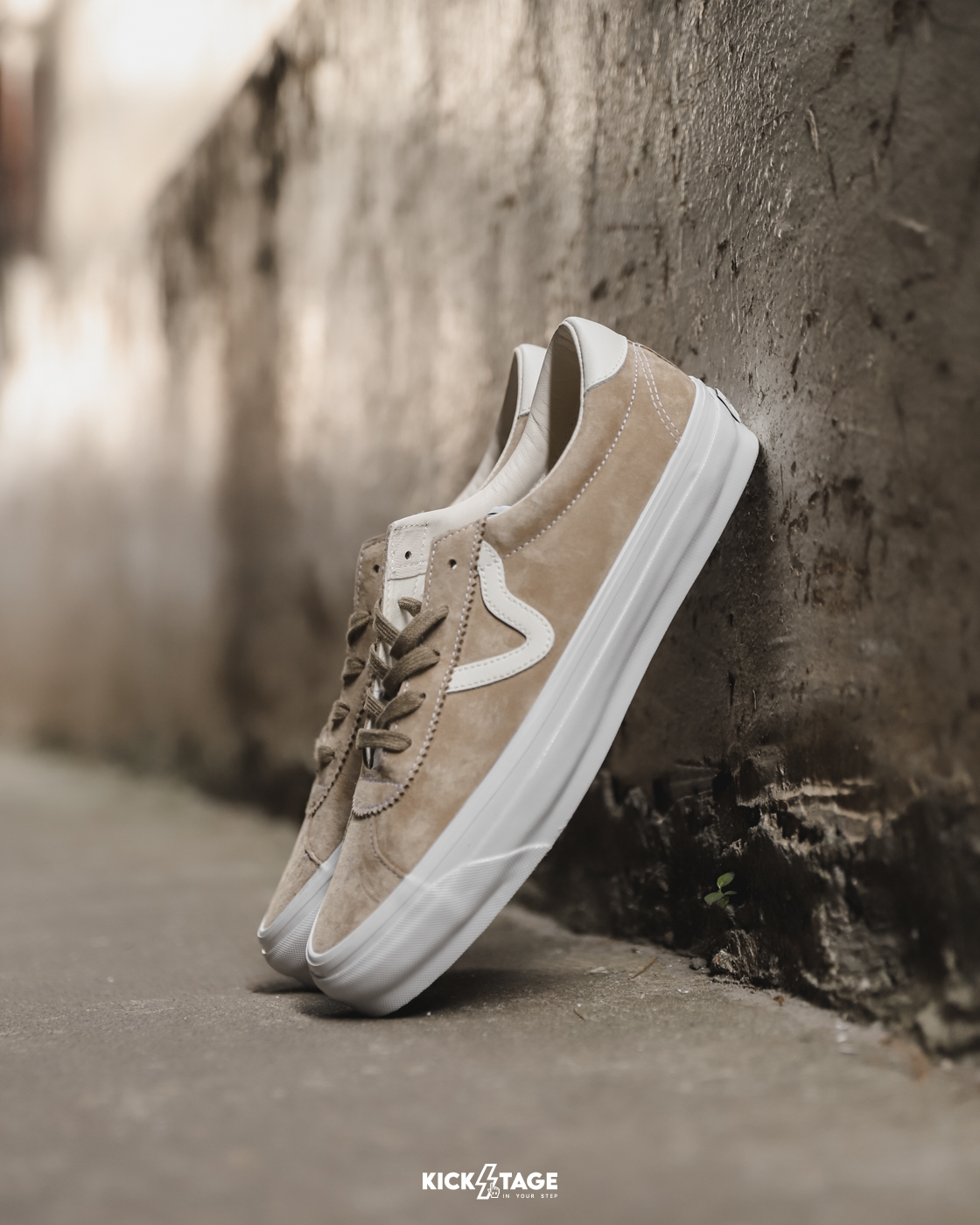 <特價商品，不退換>VANS SPORT 73 PIG SUEDE 沙色 駝色 經典 麂皮 復古 休閒 板鞋【VN000CQBOLV】