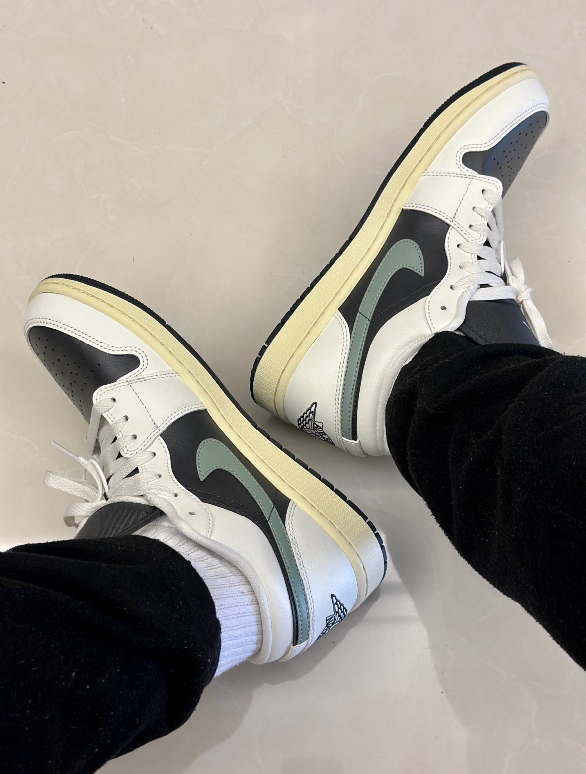 Nike Air Jordan 1 AJ1 奶油黑綠 莫蘭迪綠 奶油底 皮革 DC0774-001/預購