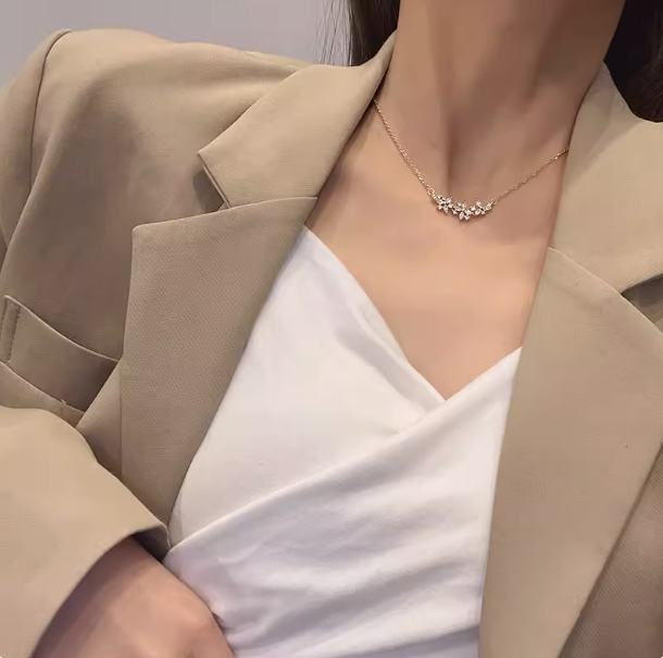 Floral Petal Dainty Necklace