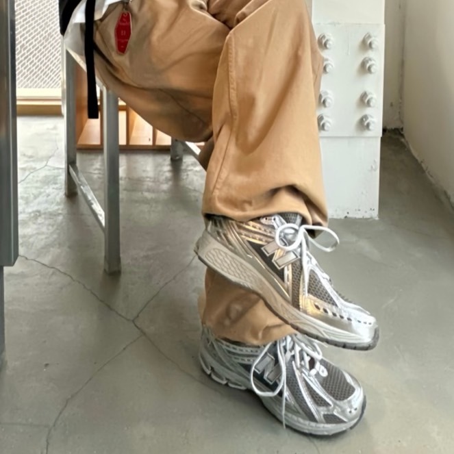 【Luxury】現貨 NEW BALANCE 1906 煙灰銀 M1906REH 男女鞋 亮銀 反光銀 氣墊運動慢跑鞋 1906R