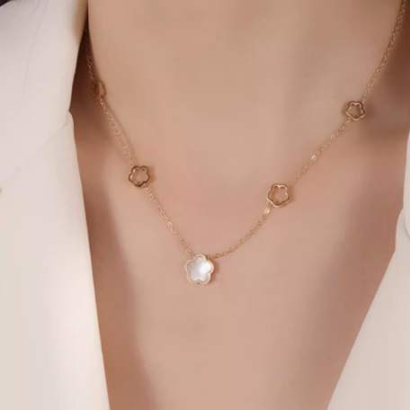 Elegant White Little Flower Dainty Necklace