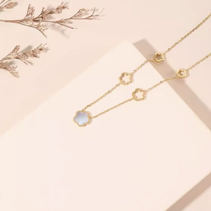 Elegant White Little Flower Dainty Necklace