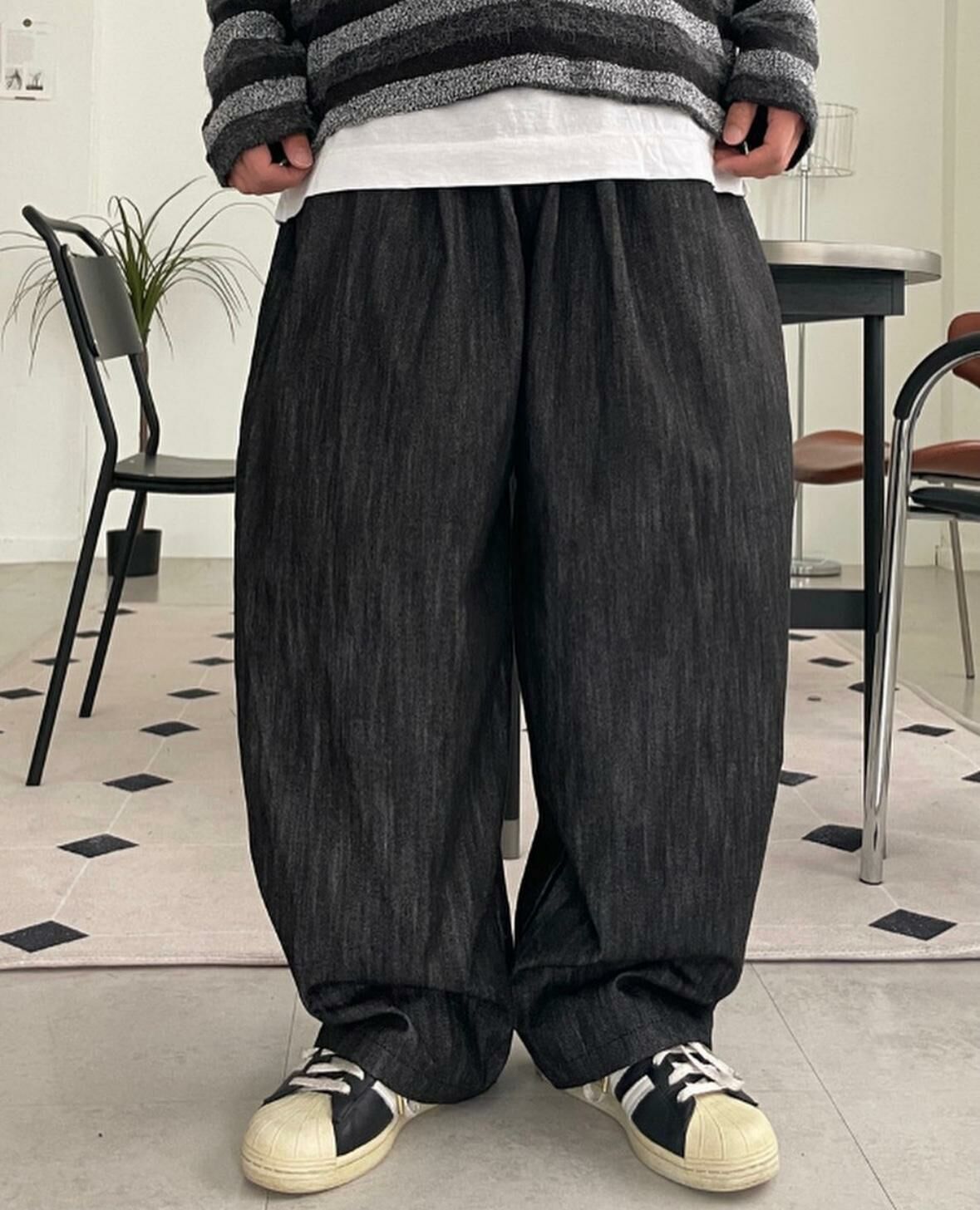 淨色暗紋鬆身牛仔褲 P2717