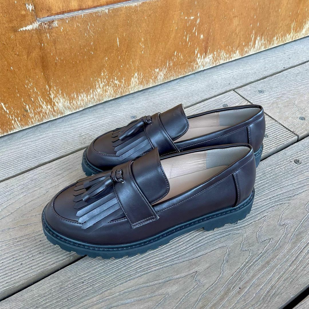 【AmiAmi穿搭分享IG OOTD】  學院風必搭 厚底流蘇樂福鞋