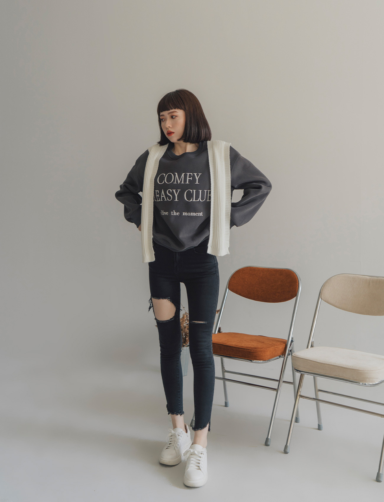 不修邊破洞牛仔褲