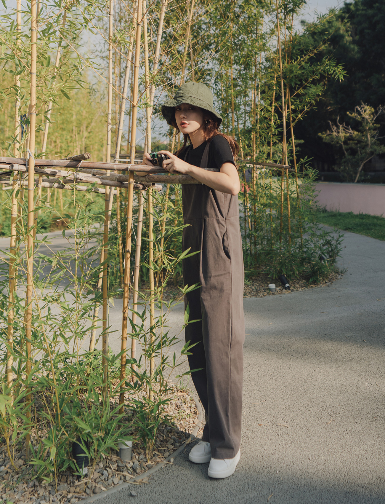 文青連身吊帶褲