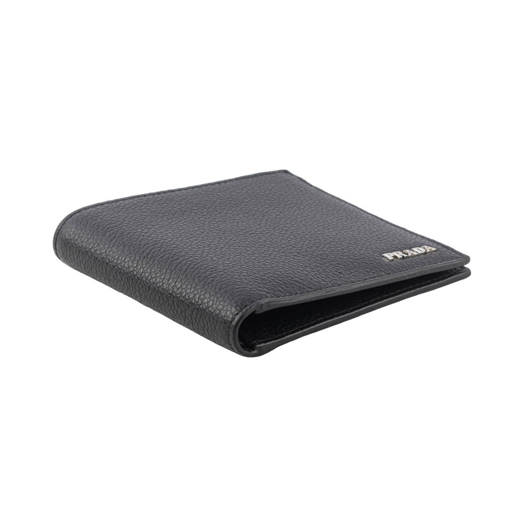 【PRADA】銀字Logo 粒紋牛皮對開零錢袋短夾(黑色) 2MO738 2CGS F0002