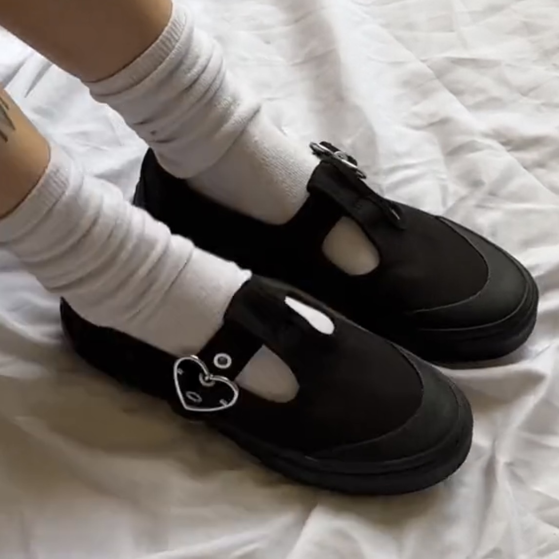 VANS STYLE 93 MARYJANE 瑪麗珍 瑪莉珍 愛心釦 黑色 焦糖底 女鞋 VN0A3XTJBKA / 現貨+預購