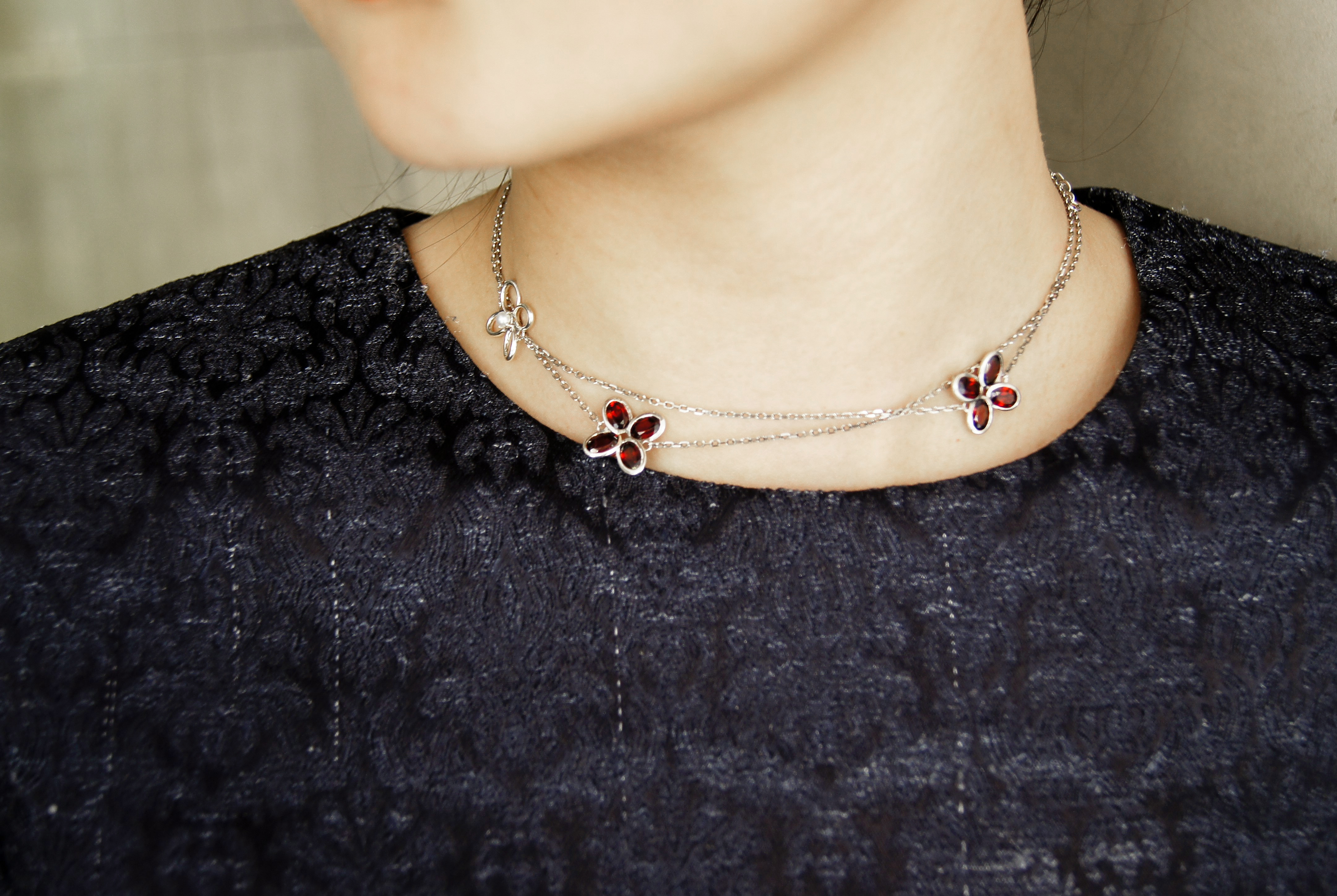 紅榴石蝴蝶長鍊