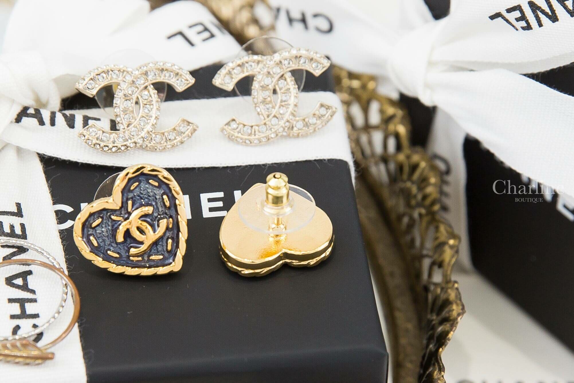 Chanel Earrings 丹寧藍底小型金色CC縫線金框愛心耳環-Charline Boutique 精品代購