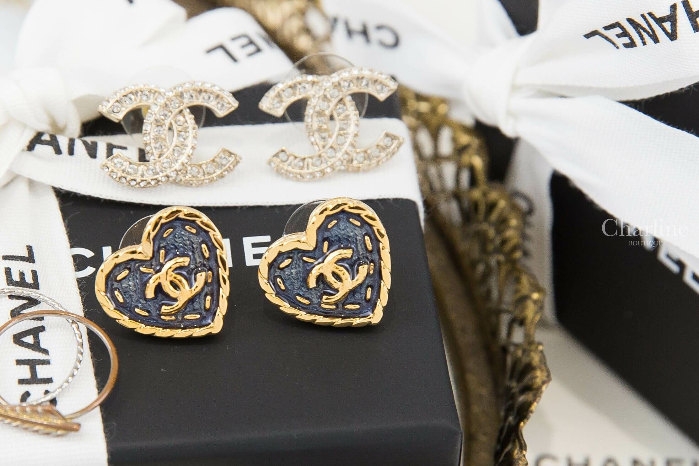 Chanel Earrings 丹寧藍底小型金色CC縫線金框愛心耳環-Charline Boutique 精品代購