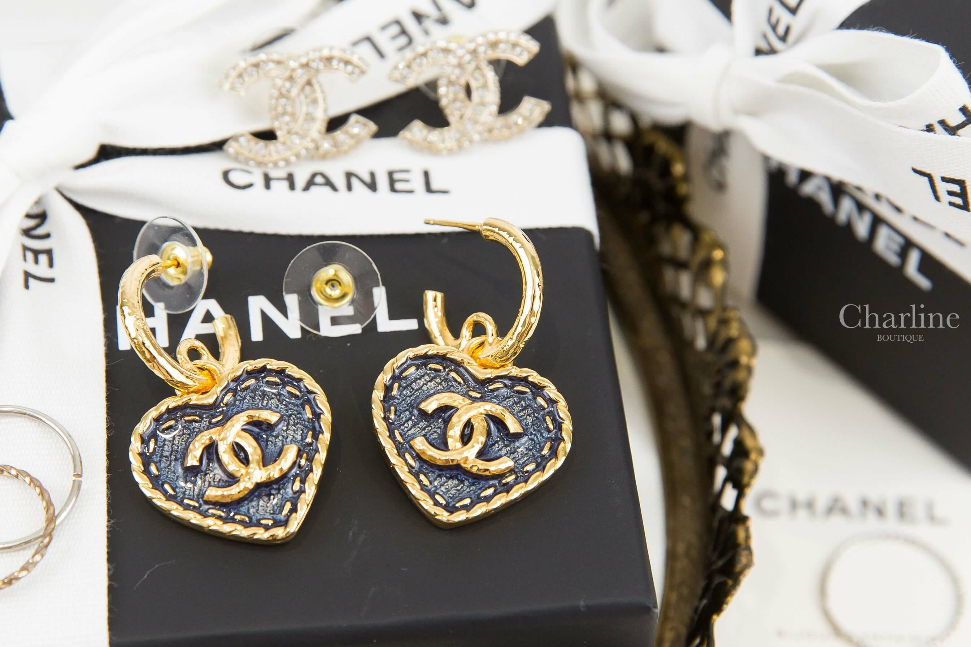 Chanel Earrings 丹寧藍底金色CC縫線金框愛心垂墜耳環-Charline Boutique 精品代購