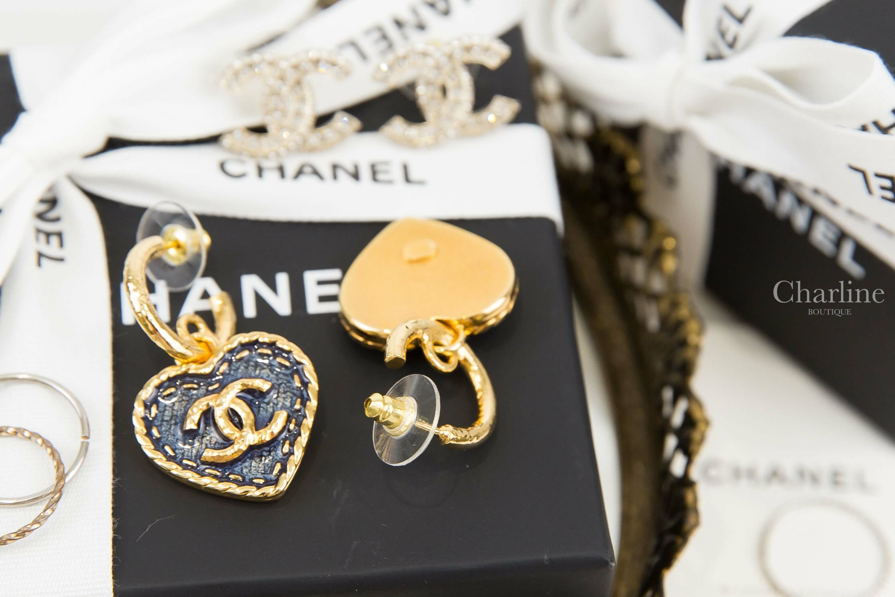 Chanel Earrings 丹寧藍底金色CC縫線金框愛心垂墜耳環-Charline Boutique 精品代購