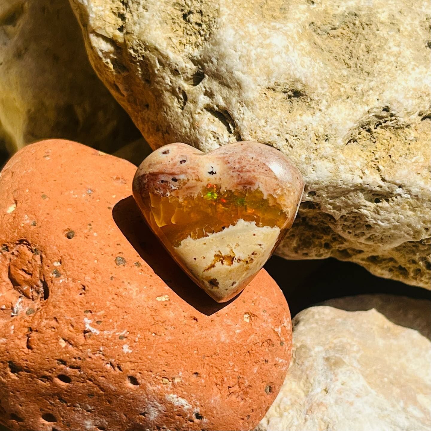 [原石] 墨西哥火蛋白石