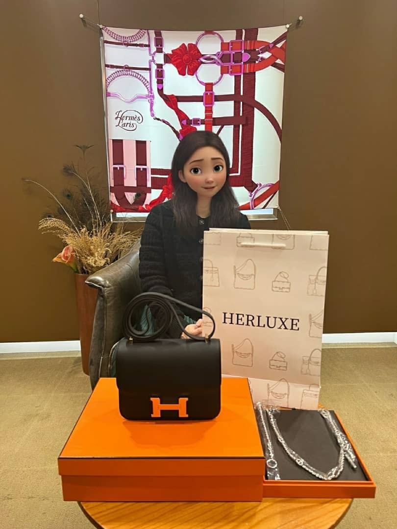 【 感謝支持 】爽快靚靚來pick up C19黑色玫瑰金扣🥳 見到條豬鼻長鏈好鍾意❤️ 爽快埋單一起帶走🤗  呢隻上身精緻💃 靚靚好眼光👀 多謝你嘅支持與信任🫶💪