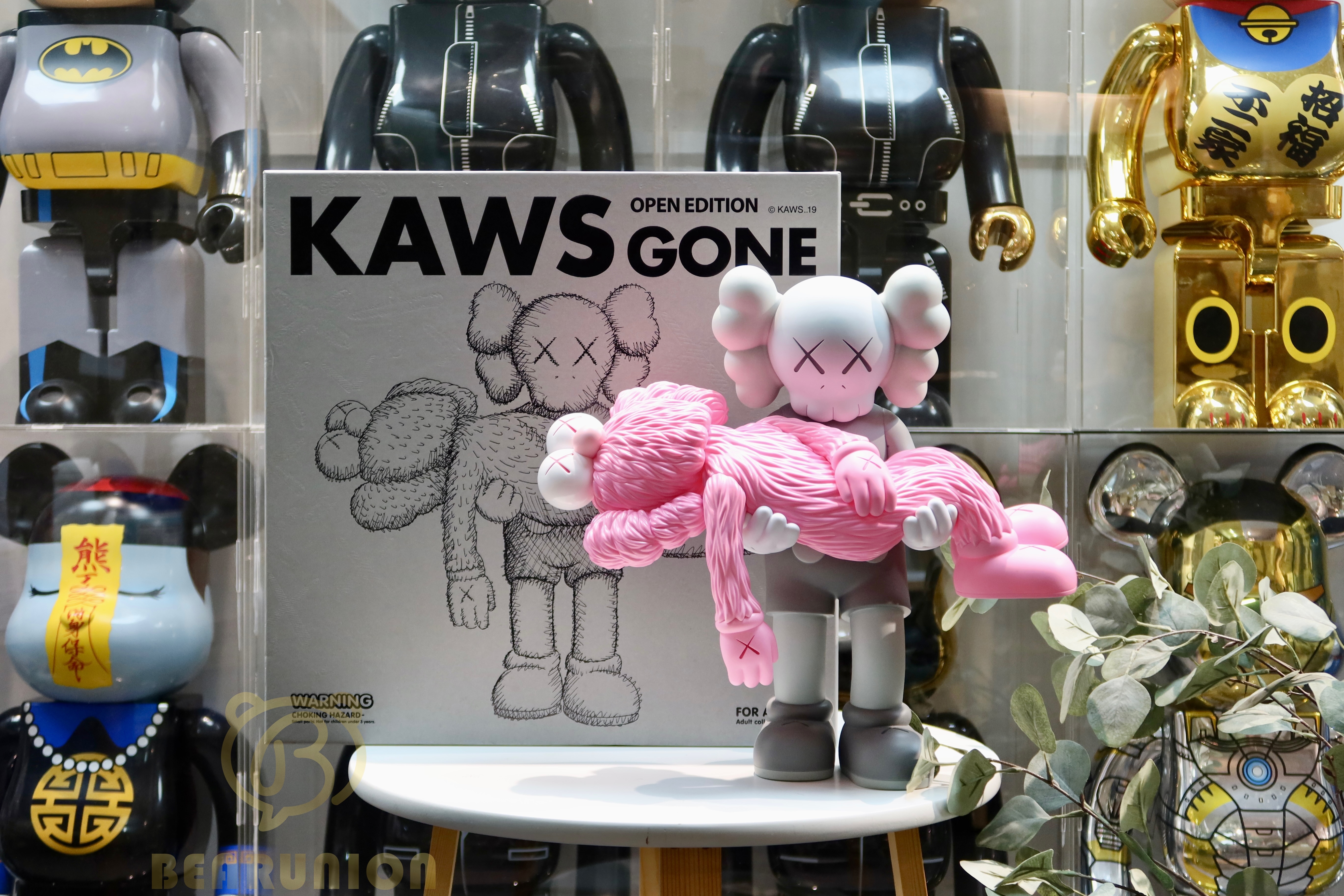 🥇現貨🥇 KAWS GONE GREY FIGURE PINK