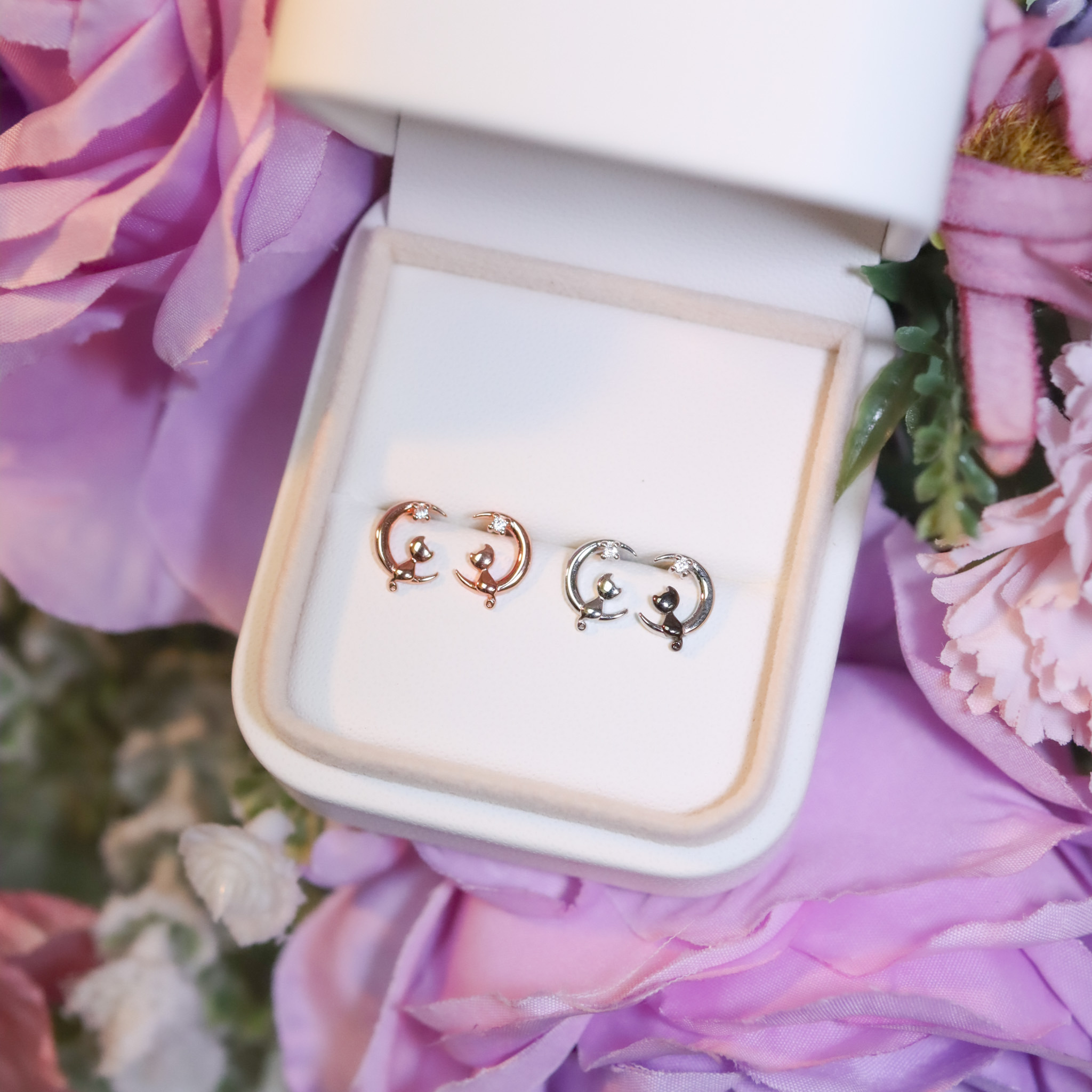 | 925純銀・白金・玫瑰金 | 月亮小憩貓咪耳環 (銀/玫瑰金) | EA0754 |