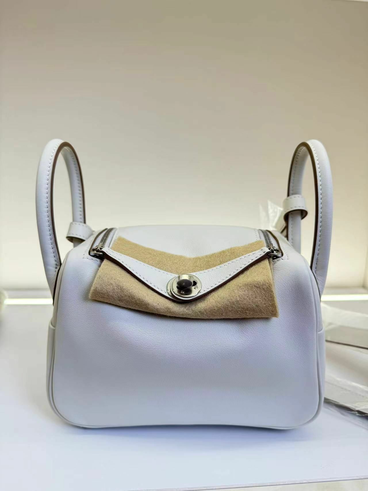 Lindy mini M4 gris pale / 0L gris meyer ck swift B （一代：肩帶長100cm)