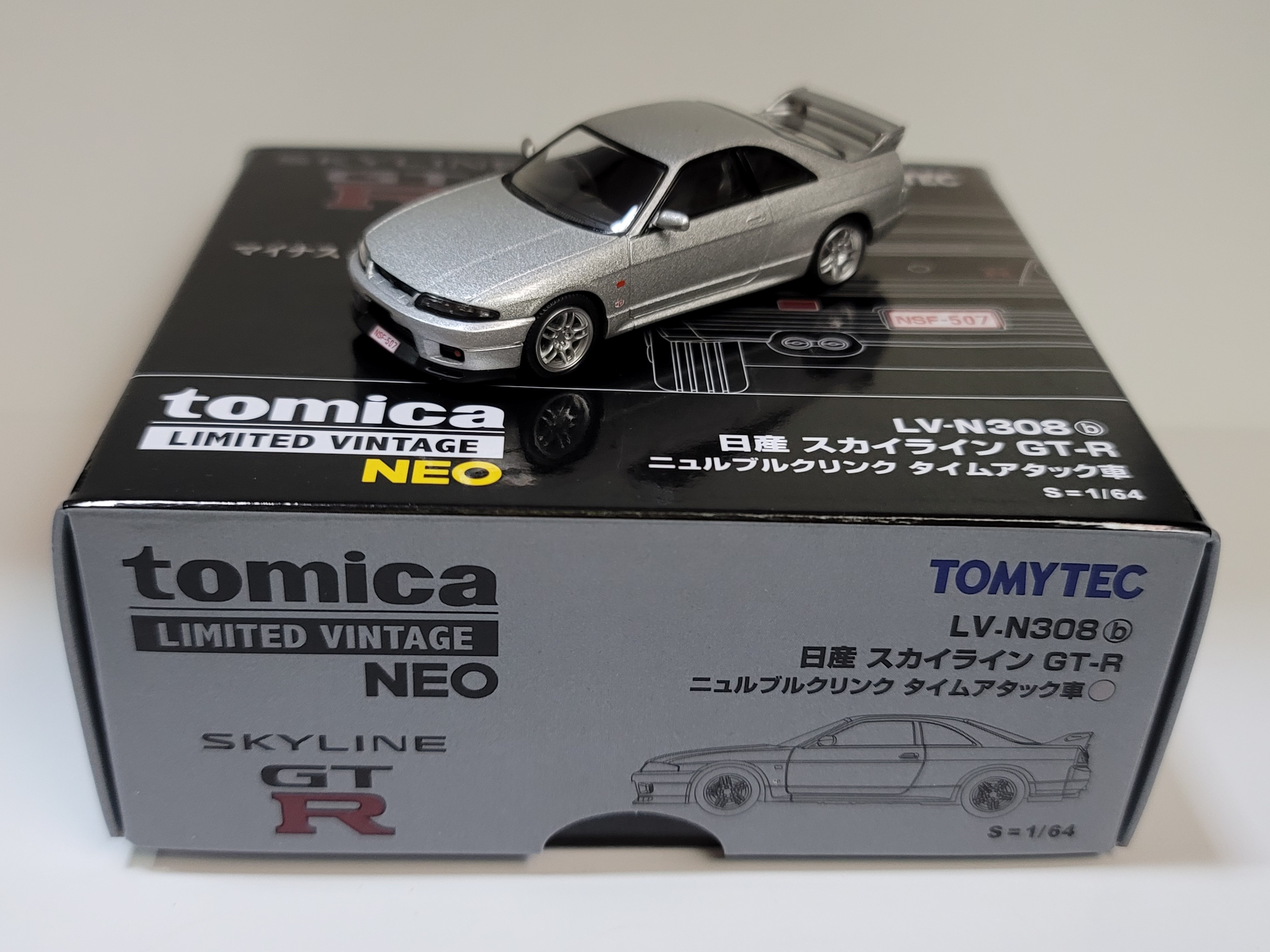Tomytec 1/64 LV-N308b Nissan Skyline GT-R Nurburgring