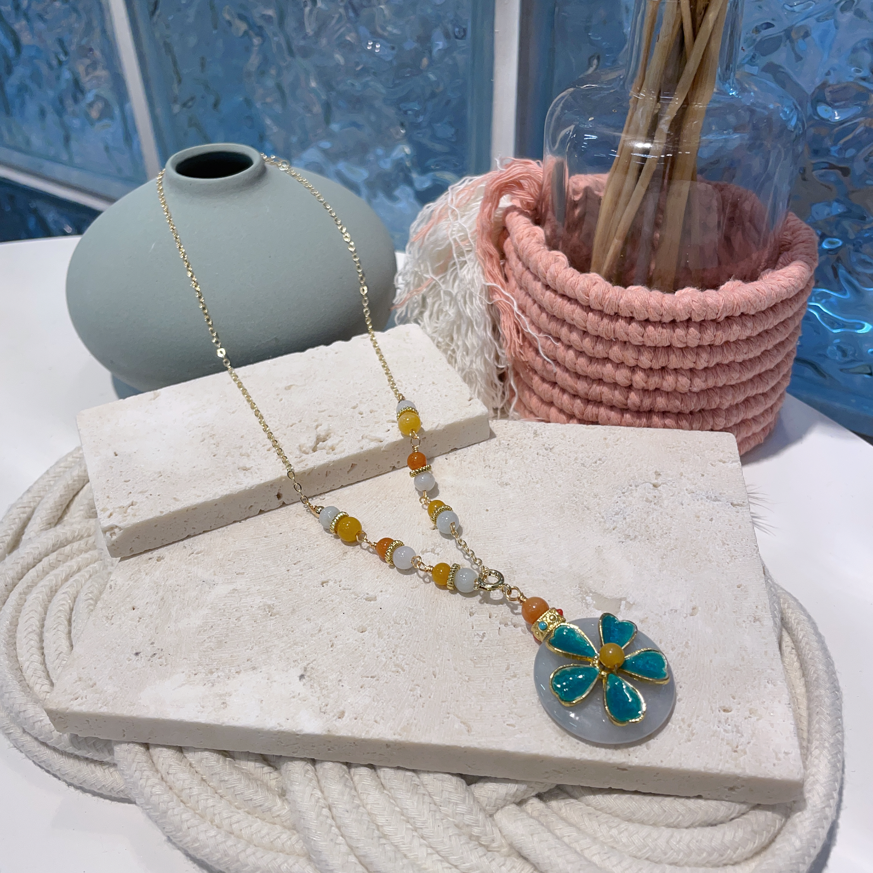 多寶翡翠頸鏈配平安扣吊墜