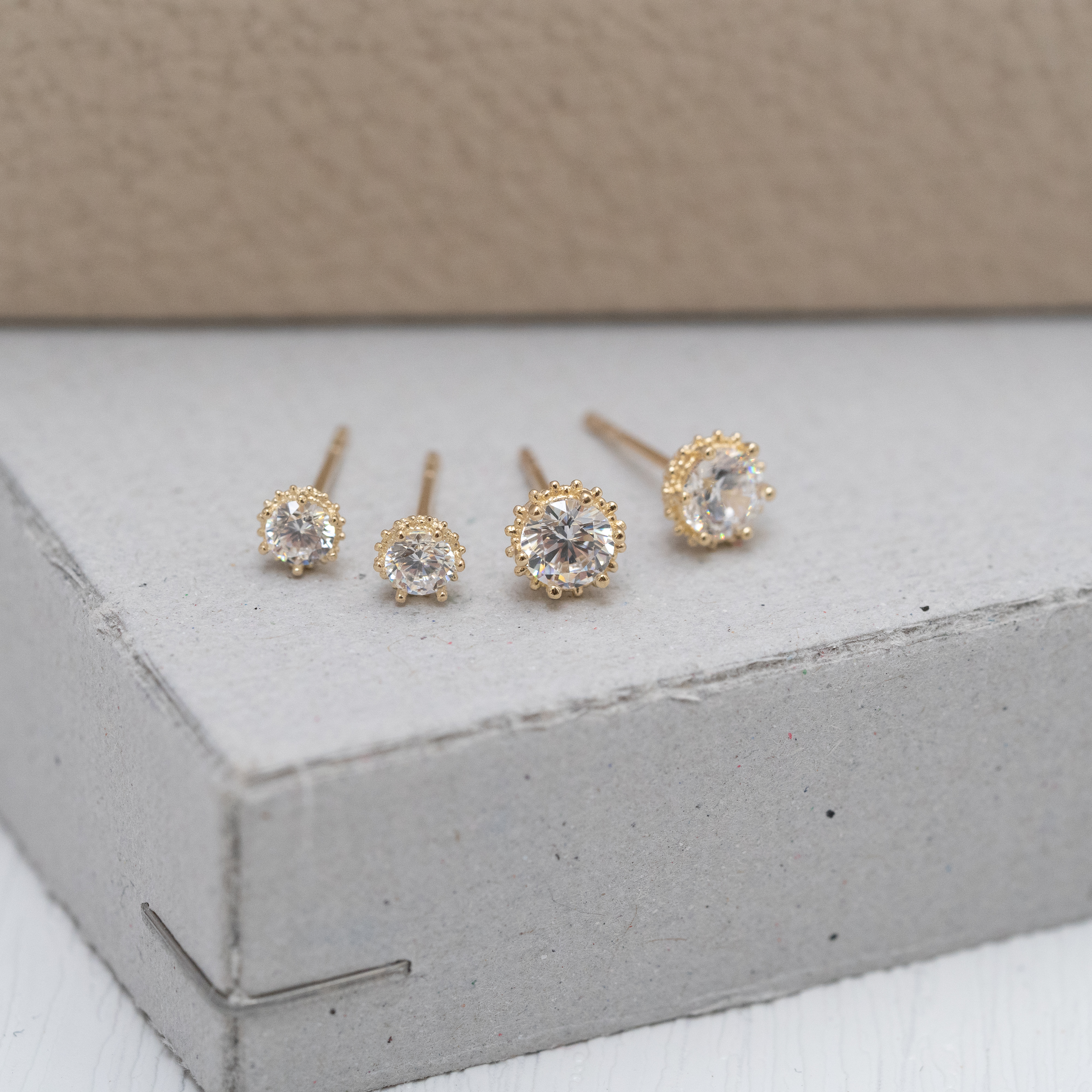 14kg52 (3mm) 對裝吉針 皇冠邊