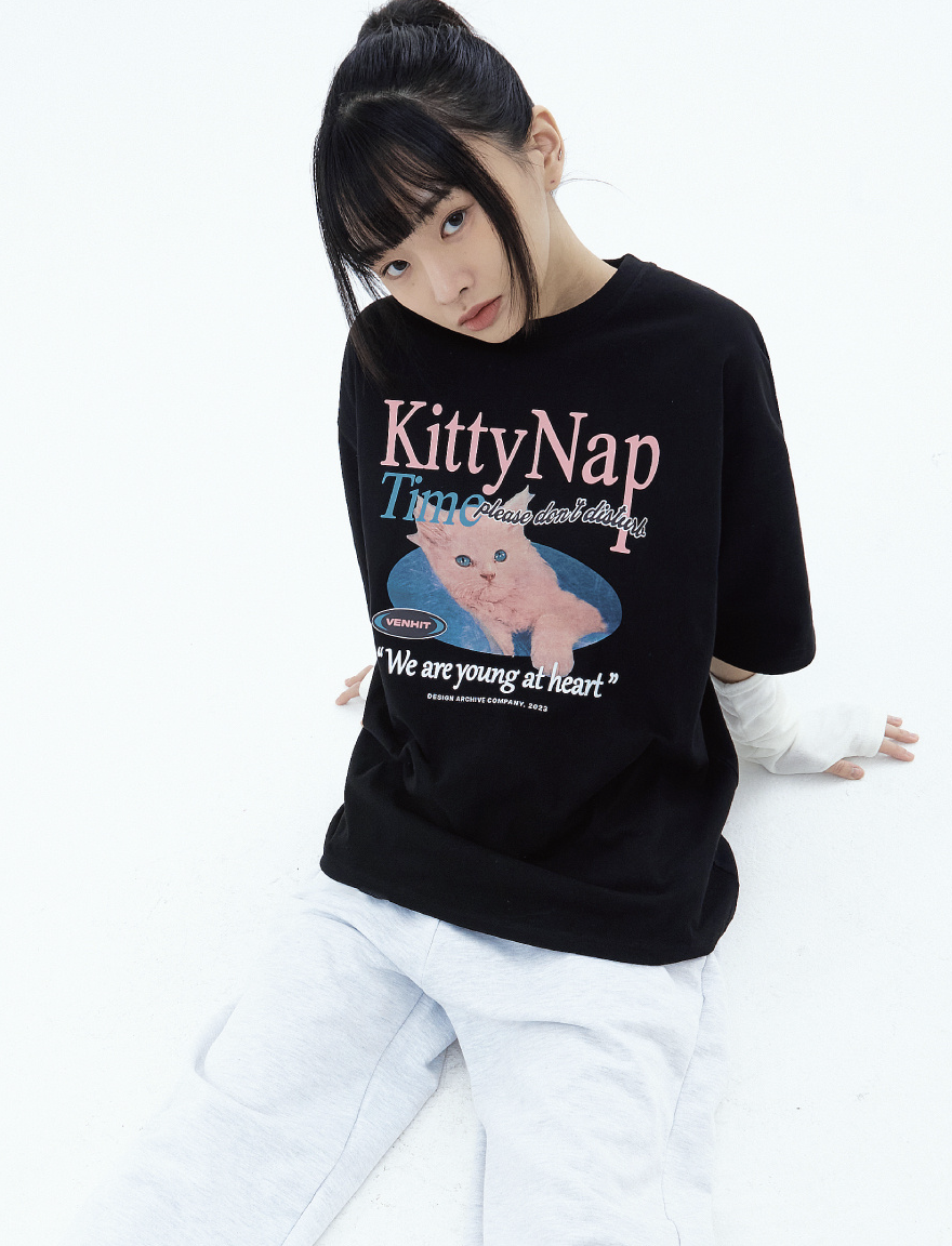 VENHIT KITTY NAP Overfit T-Shirt