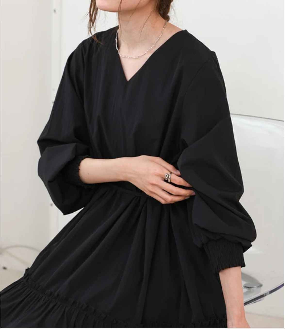 美麗輪廓V領縮褶連身裙 (兩色入) 【日本直送】