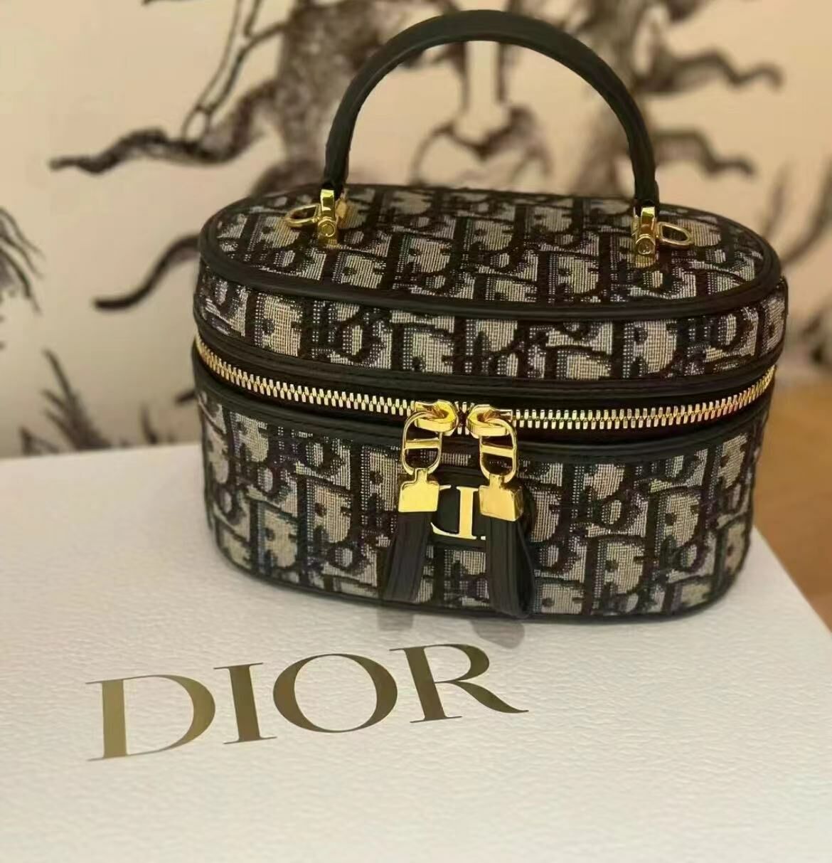 Dior 斜孭化袋 編號：S2332UTZQ_M928 -M