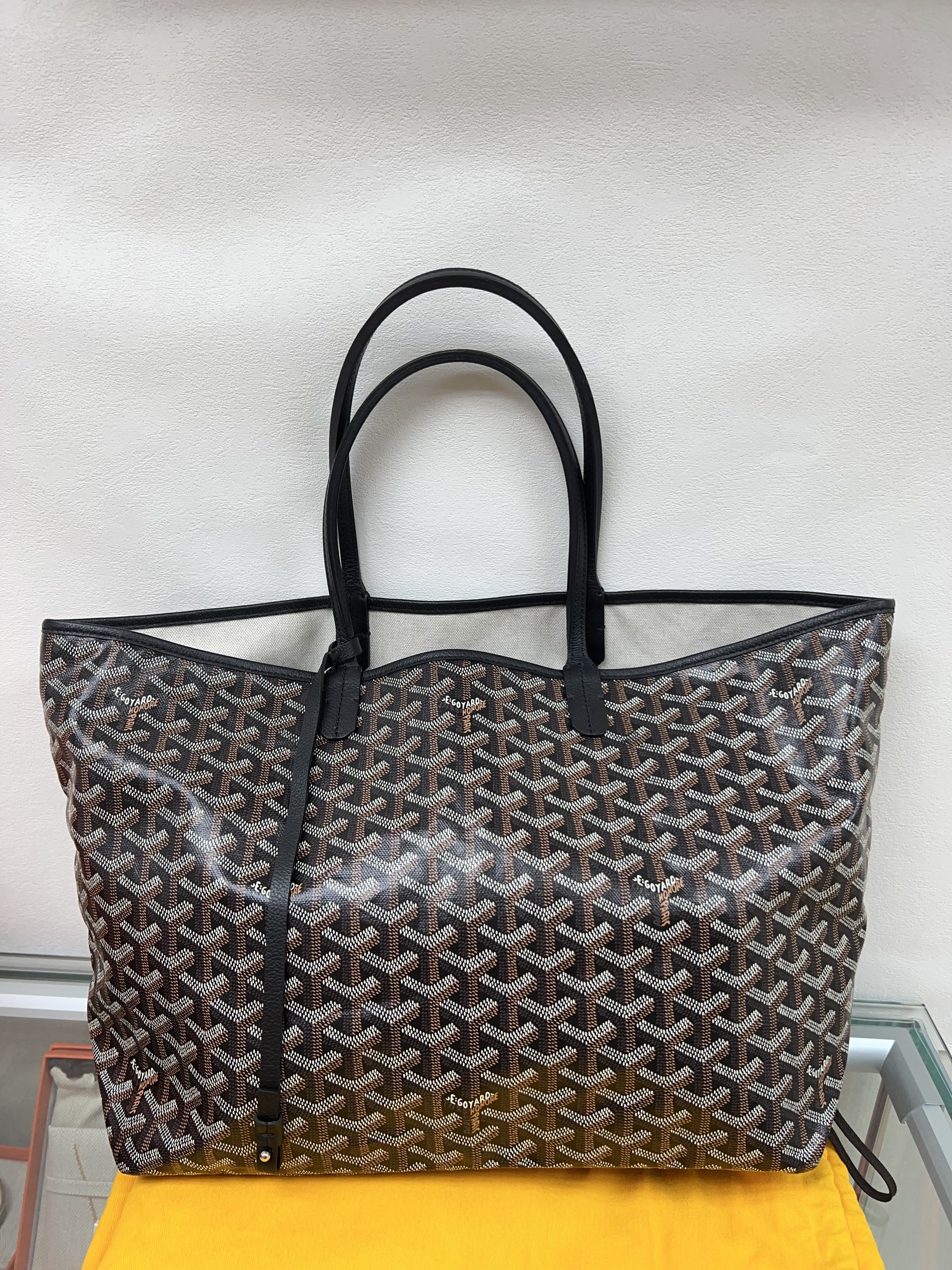 Goyard Saint Louis tote PM size black
