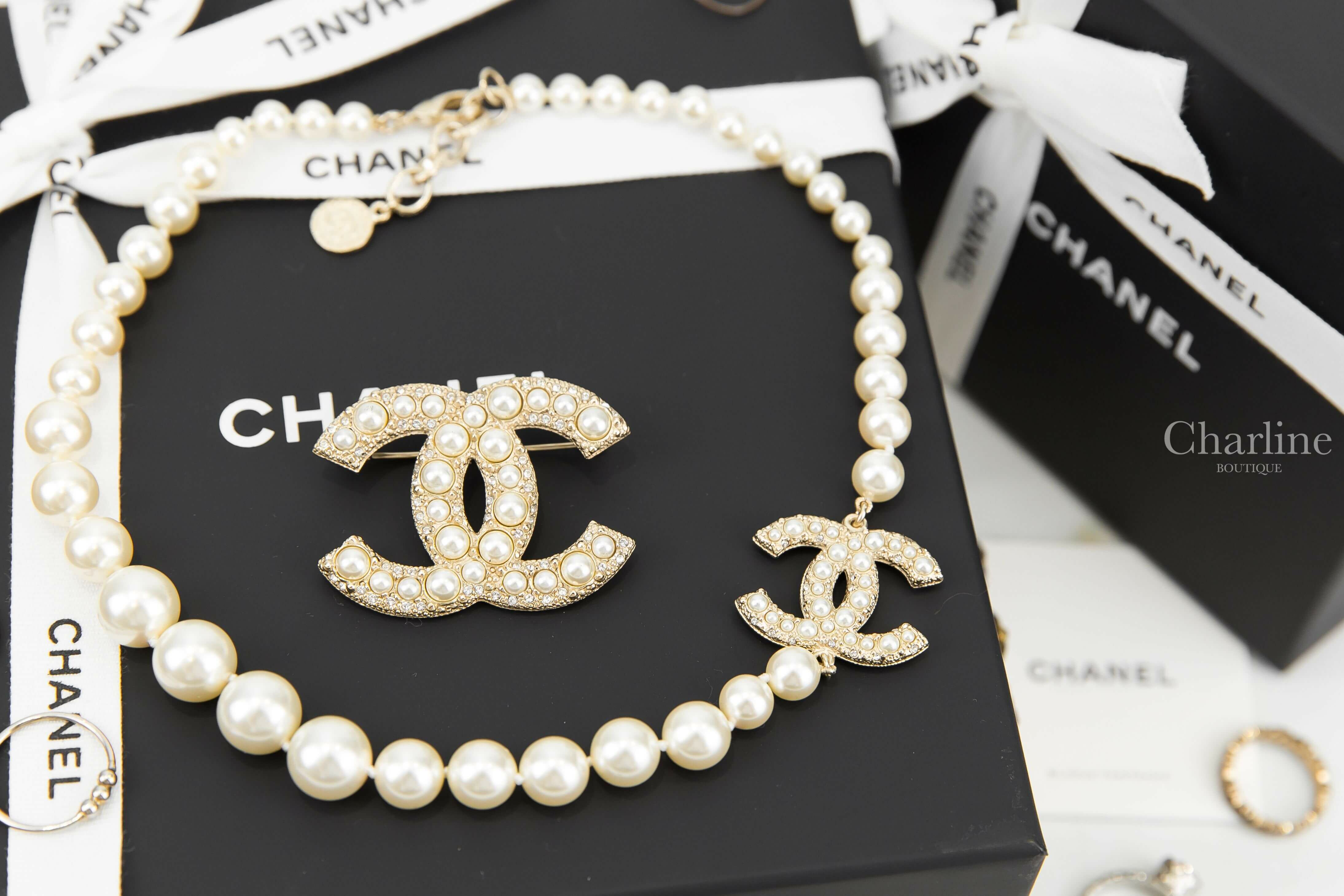 Chanel Necklace 金色大小珍珠CC漸層珍珠項鍊,Chanel Brooch 金色大小珍珠水鑽CC胸針-Charline Boutique 精品代購