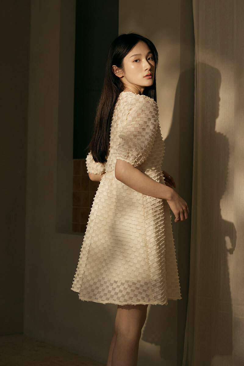 【官網限定】紋理格紋V領縮腰洋裝