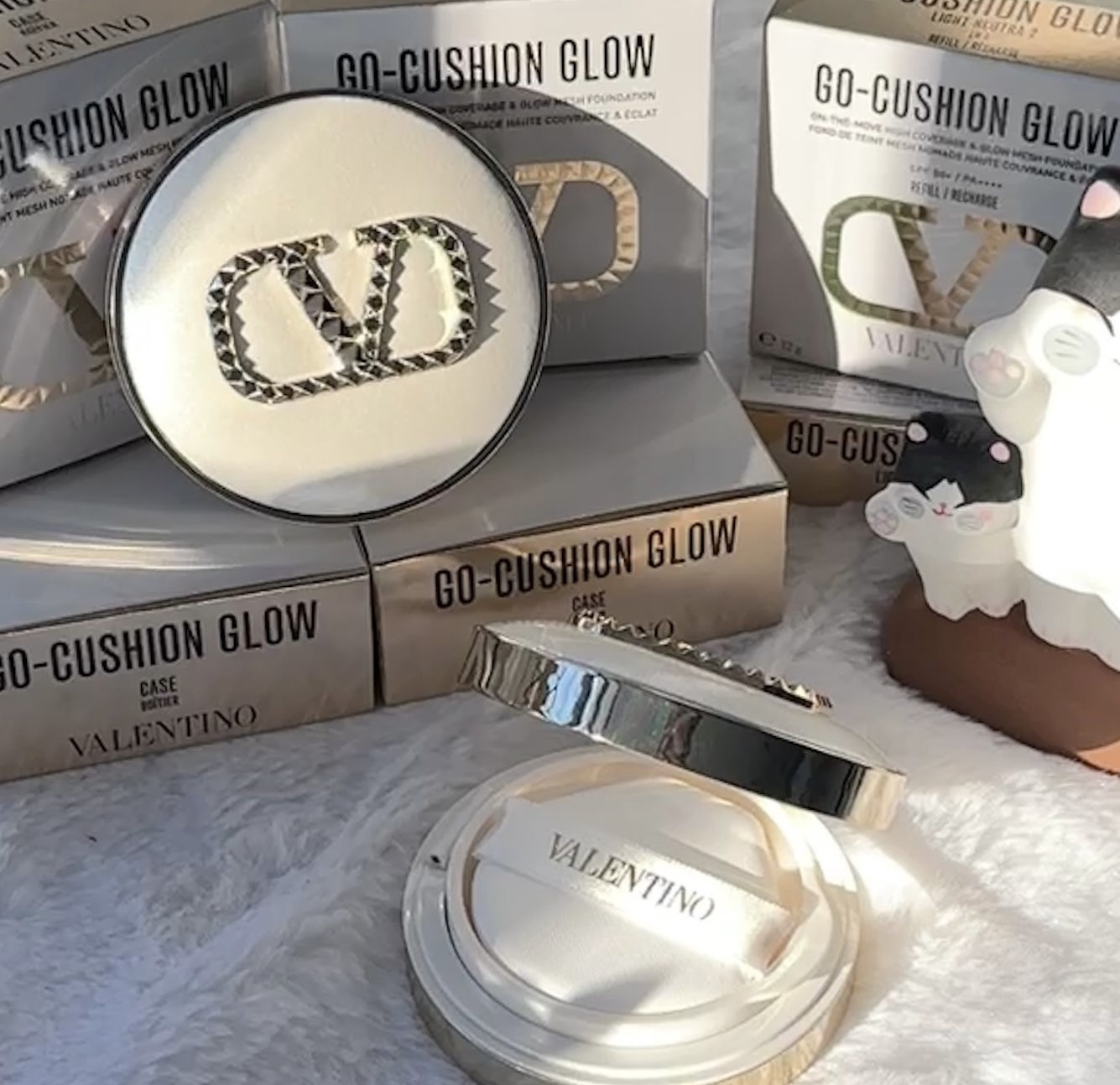 Valentino Go-chshion glow #LN2